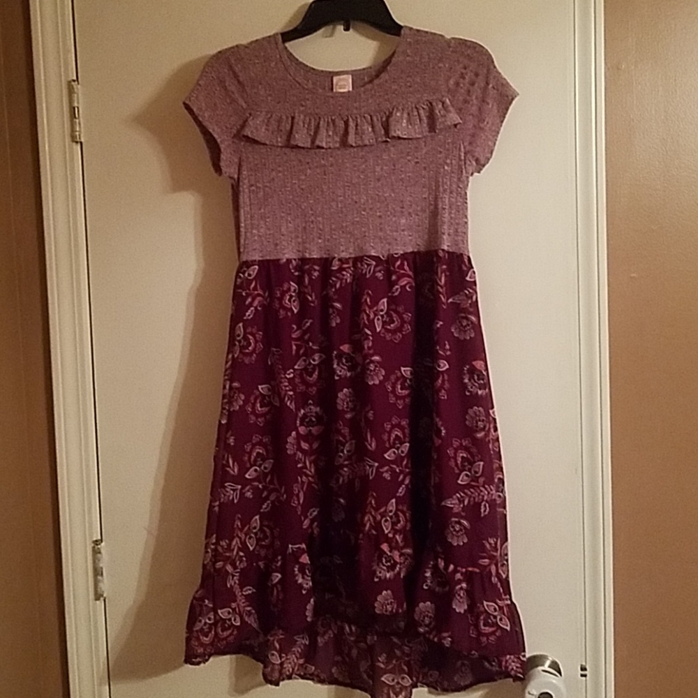🌸 6 for $15 Pretty purple dress with flowers